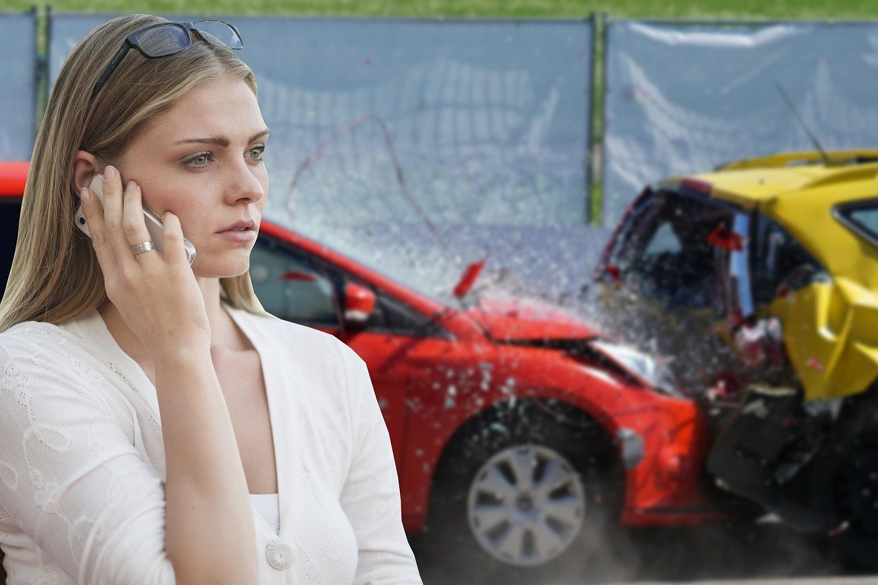 car crash, phone call, woman, girl, accident, car, call, phone, worried, collision, broken, damaged, car wallpapers, wreck, vehicle, traffic, insurance, car insurance, report
